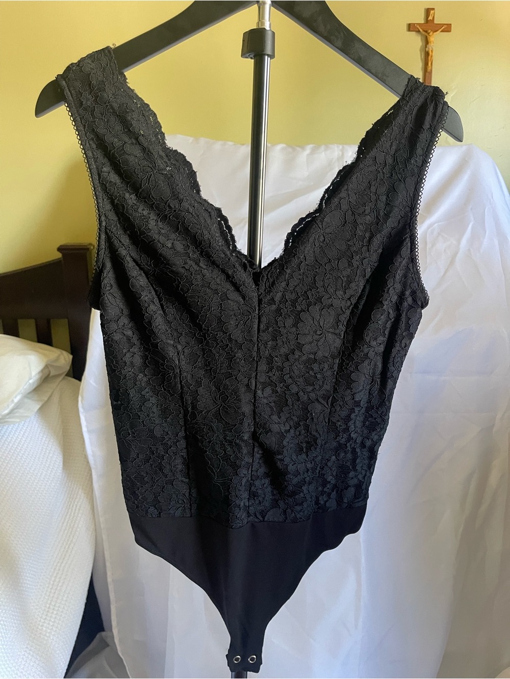 Express Black Floral Lace Sleeveless Bodysuit